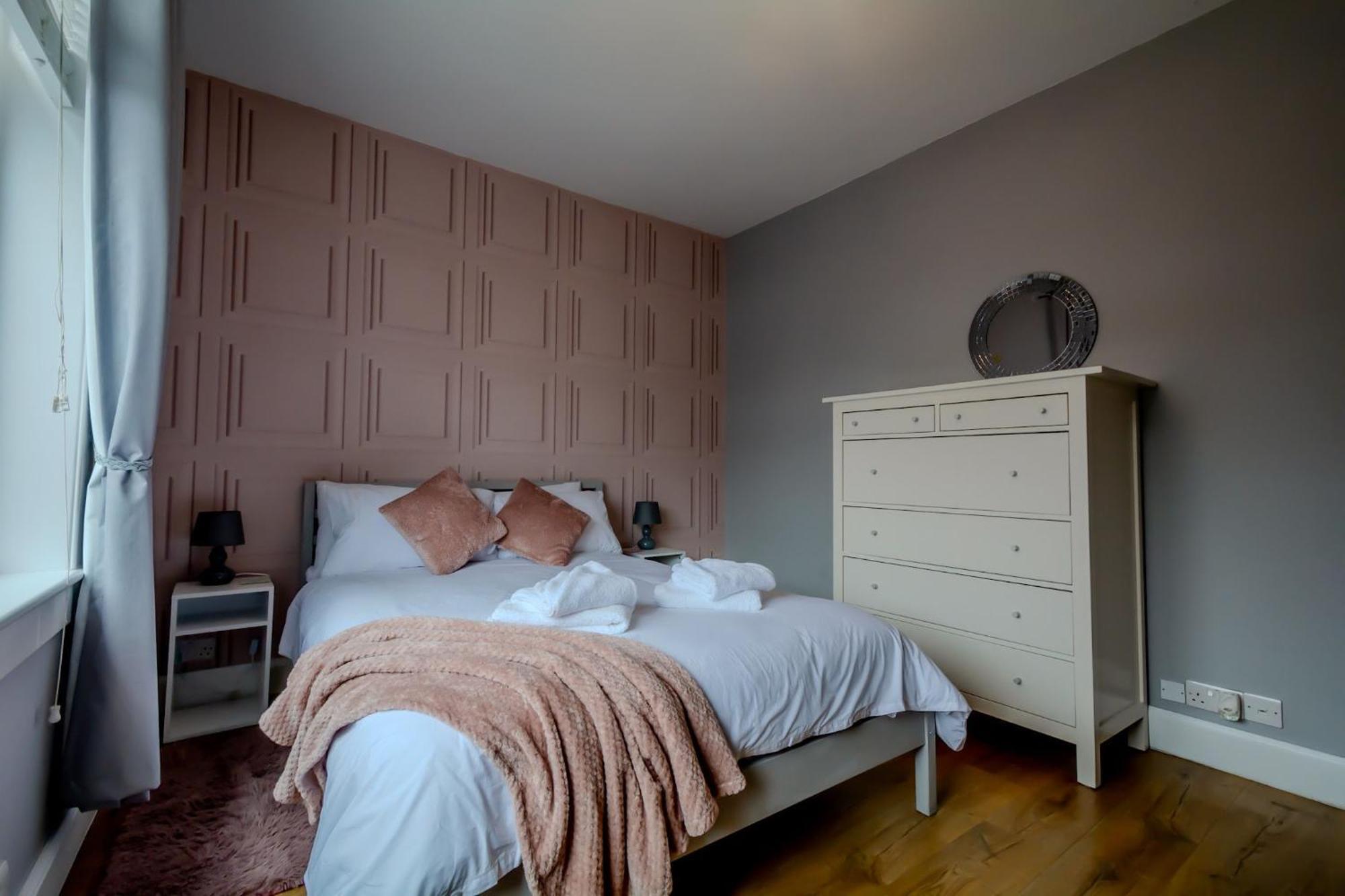 Crewe Apartment - 2 Bed, Free Off Street Parking And Private Garden เอดินบะระ ภายนอก รูปภาพ