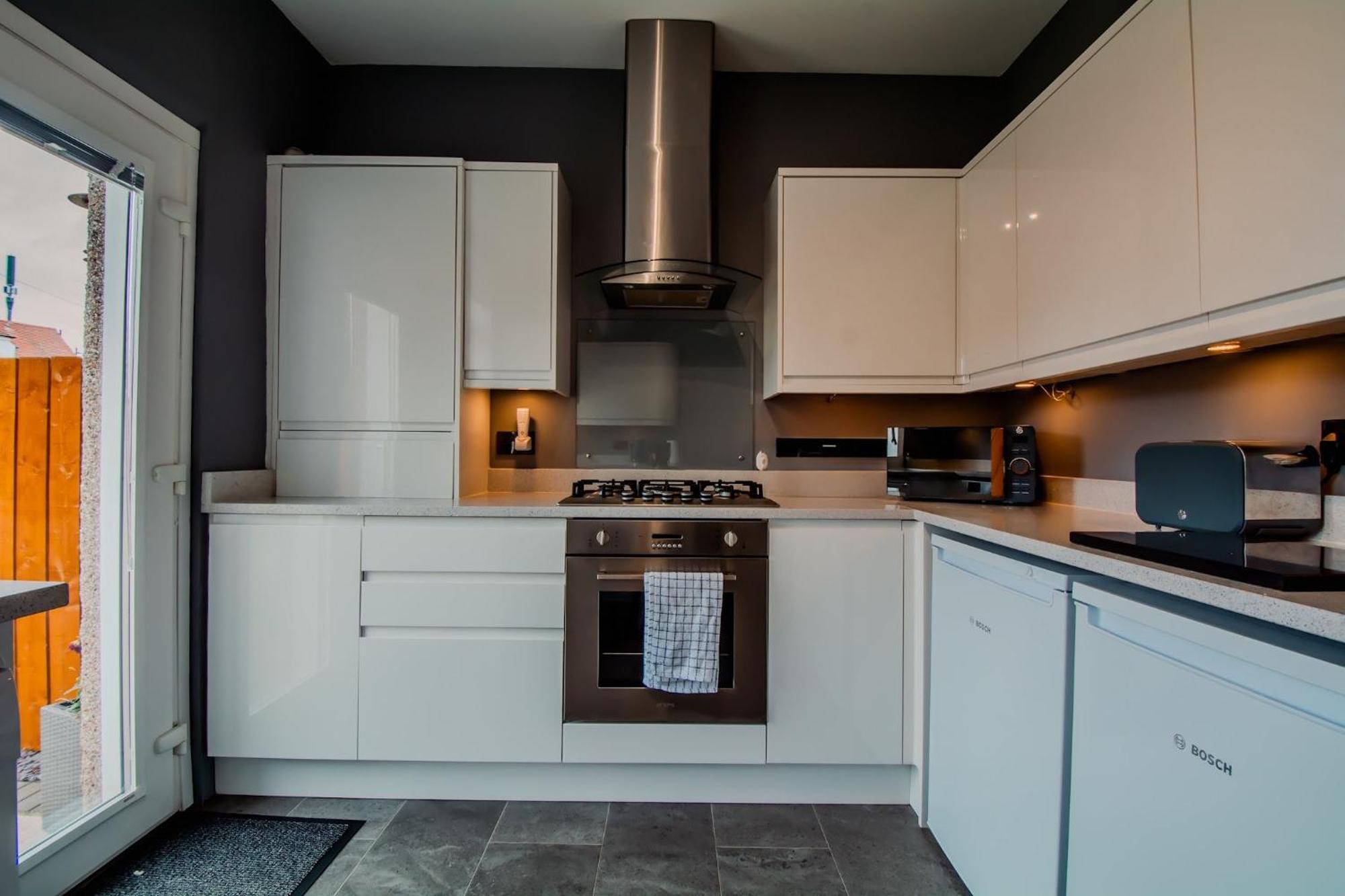 Crewe Apartment - 2 Bed, Free Off Street Parking And Private Garden เอดินบะระ ภายนอก รูปภาพ