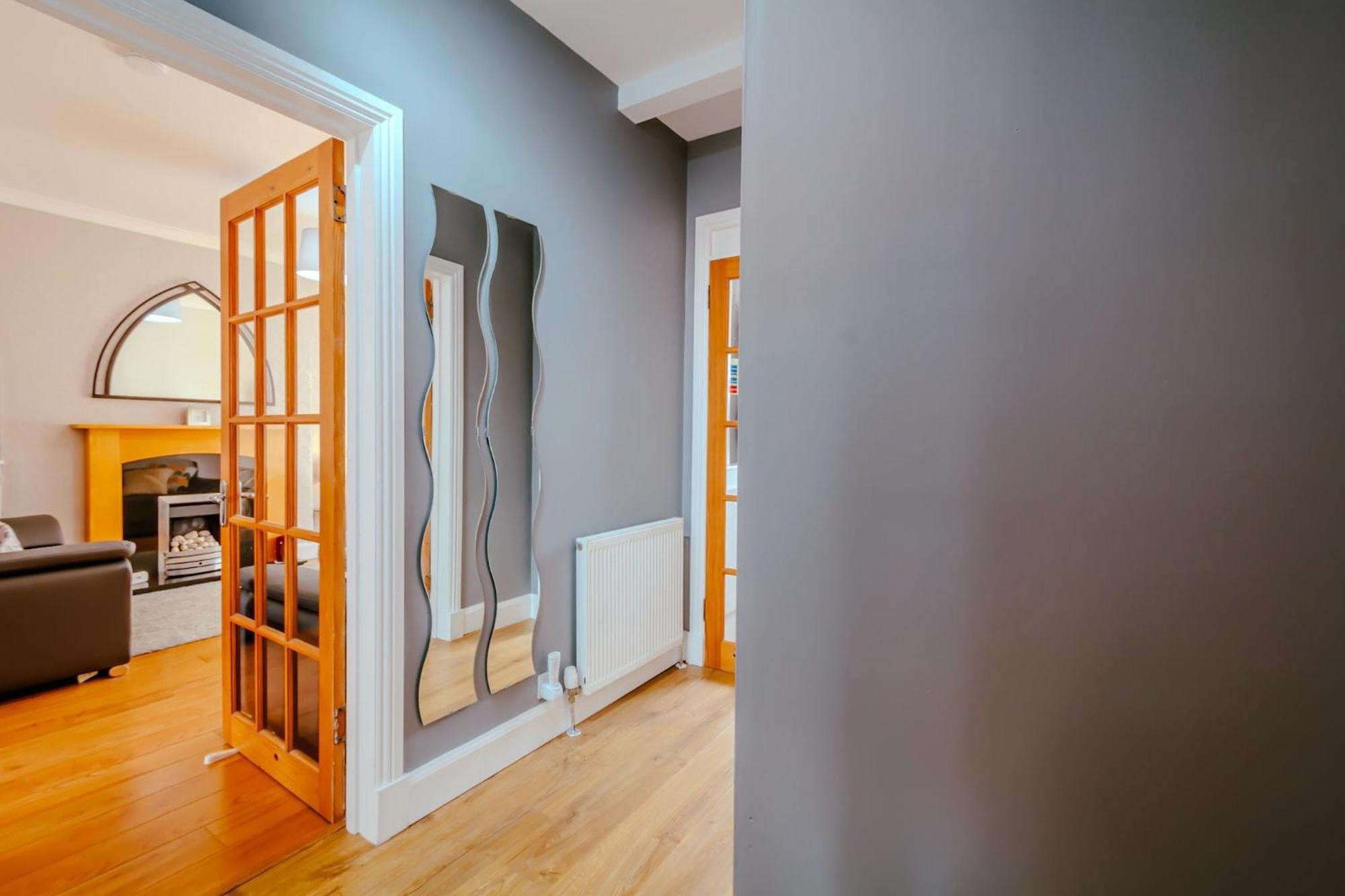 Crewe Apartment - 2 Bed, Free Off Street Parking And Private Garden เอดินบะระ ภายนอก รูปภาพ